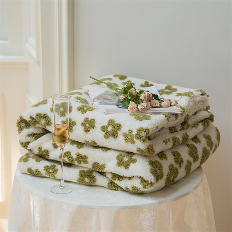 Thickened Flower Pattern Fleece Blanket - Casatrail.com