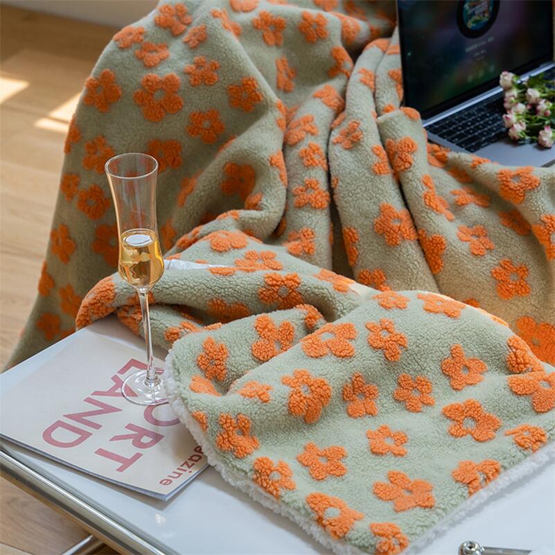 Thickened Flower Pattern Fleece Blanket - Casatrail.com