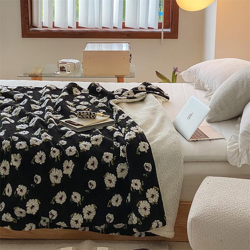 Thickened Flower Pattern Fleece Blanket - Casatrail.com