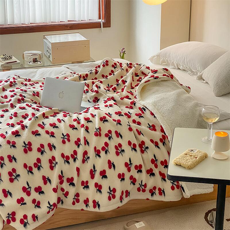 Thickened Flower Pattern Fleece Blanket - Casatrail.com