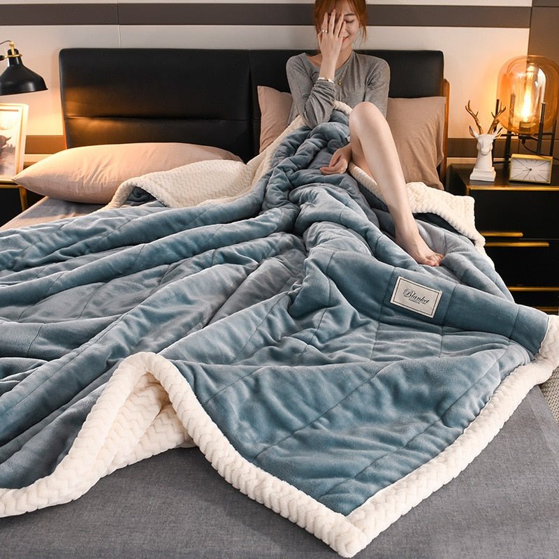 Thickened Lamb Coral Velvet Quilt - Casatrail.com