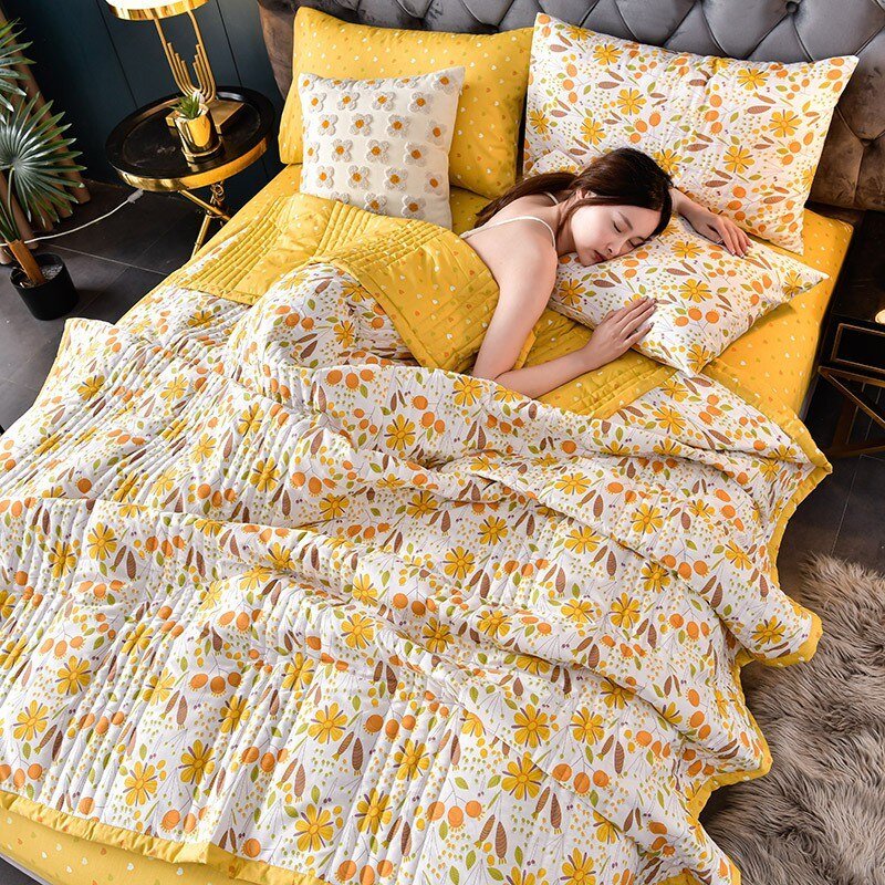 Thin Quilted Blanket for Summer Bedding - Casatrail.com