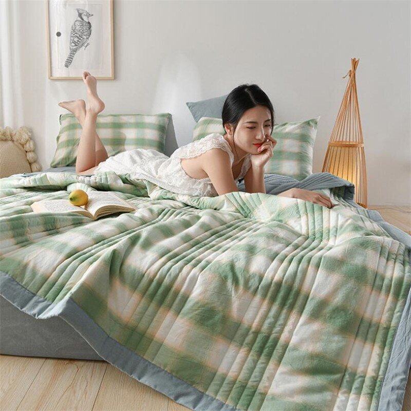 Thin Quilted Blanket for Summer Bedding - Casatrail.com