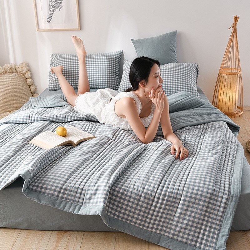 Thin Quilted Blanket for Summer Bedding - Casatrail.com