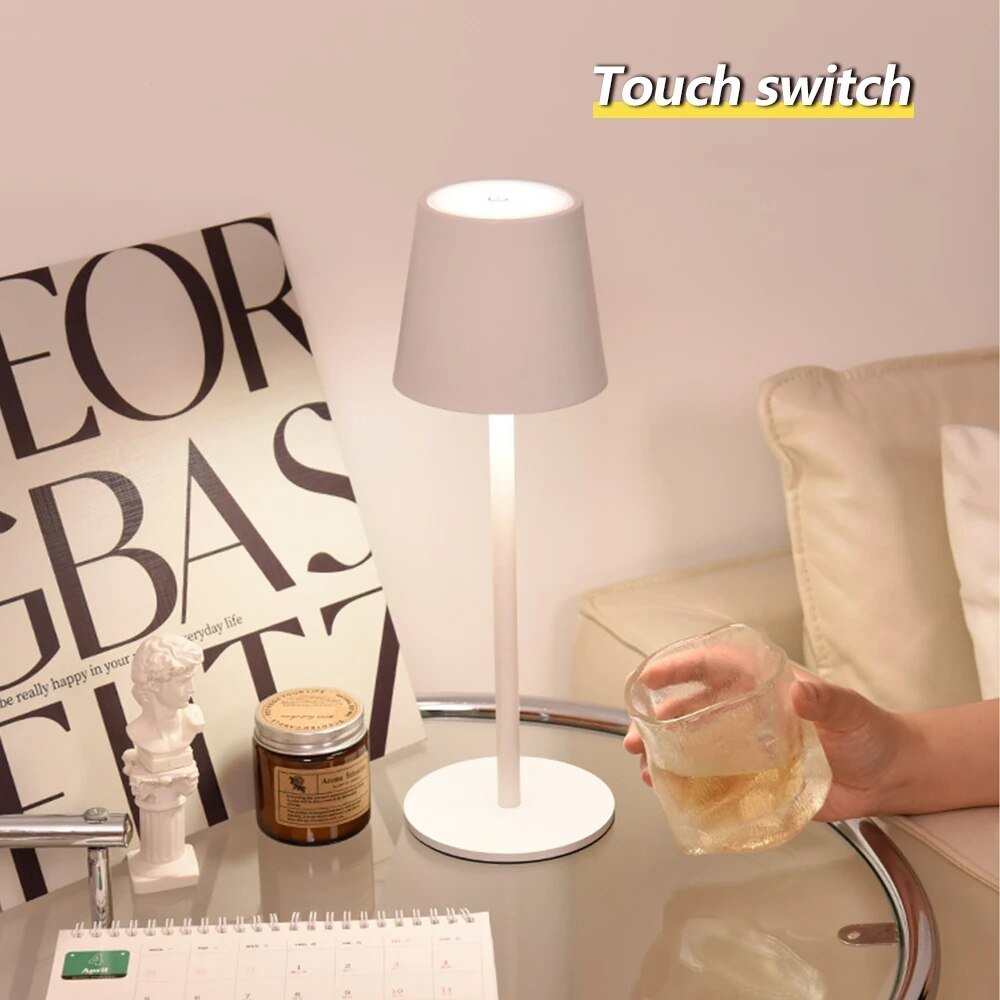 Wireless LED Desk Lamp USB Charging - Casatrail.com