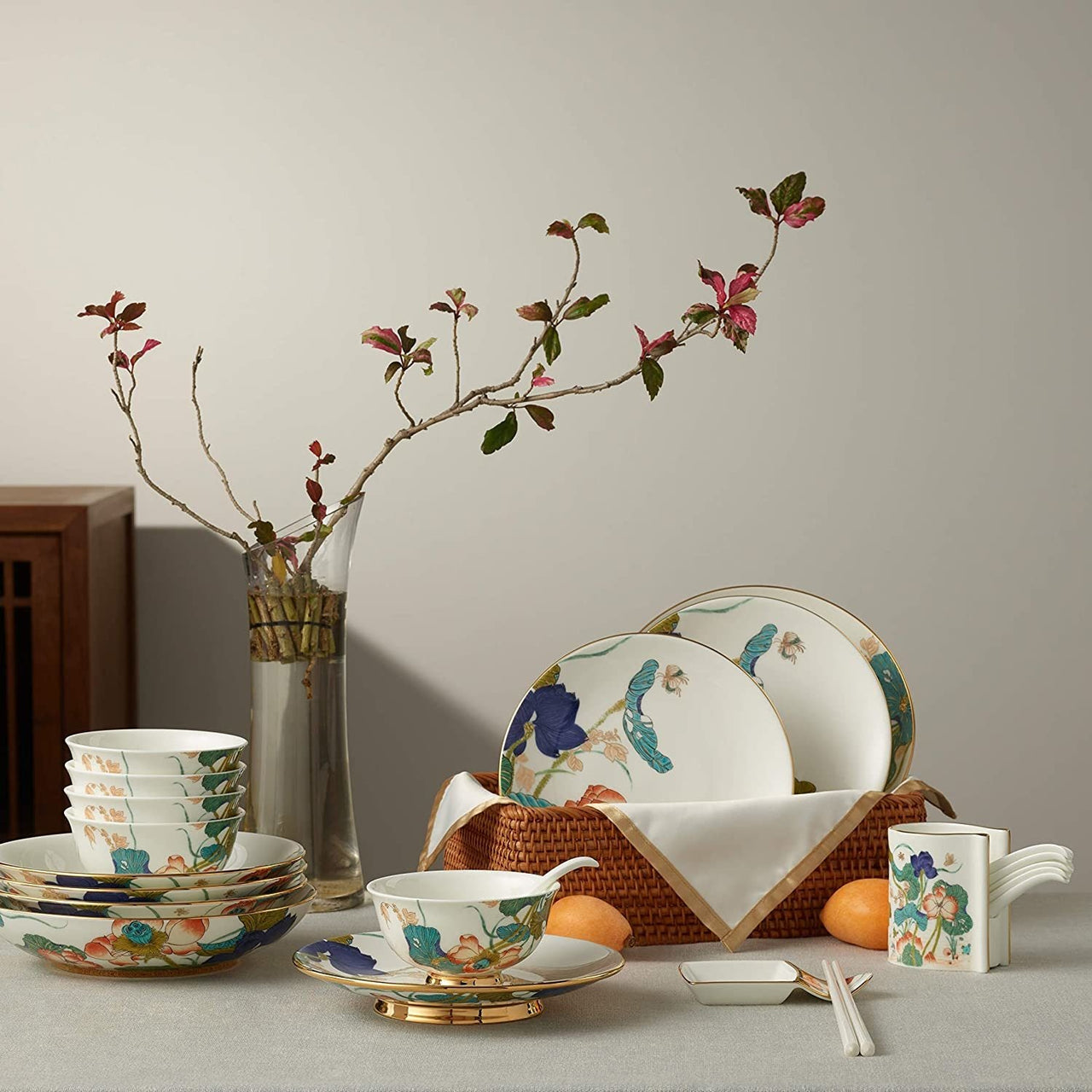 Auratic Bliss 31-Piece Premium Porcelain Dinnerware Set, Bowls, Plates, Dishes, Spoons, Spoon box, Service for 6 - Casatrail.com